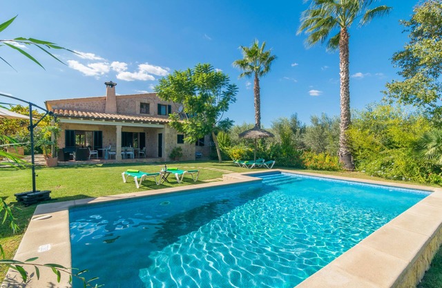 MERCADER - Beautiful villa, with private pool and surrounded by nature, on the outskirts o