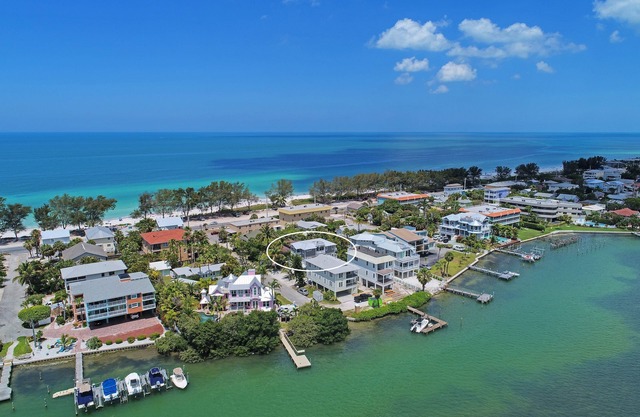 Mermaid's Landing managed by Beach Retreats FL Anna Maria Island