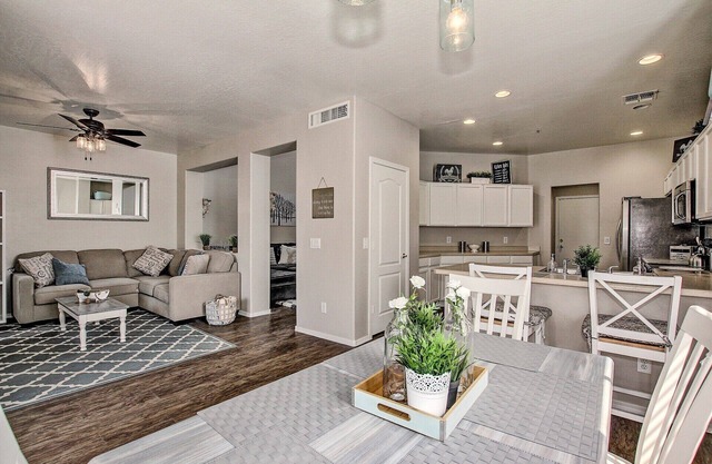 Mesa Golf Course Oasis ~ Family Luxury, EV Charger, Pool & Hot Tub