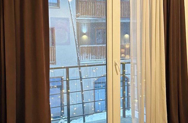 Mestia Retreat Sleeps 12 With Garden