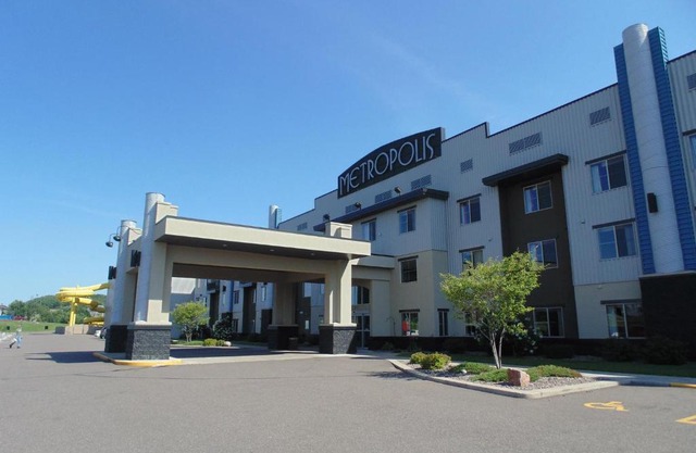 Metropolis Resort - Eau Claire