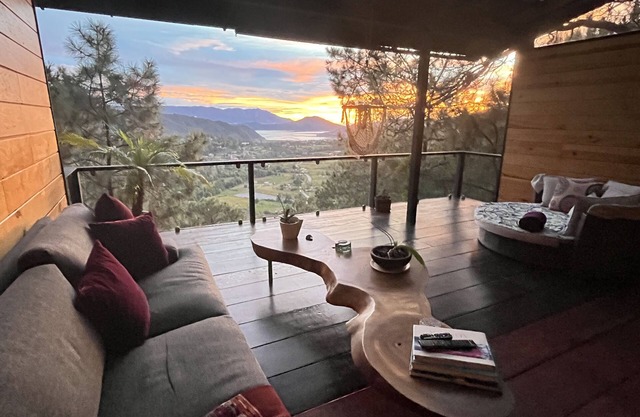 Mi Refugio Nordico, Cabaña en lo Alto de una Colina con Vista al Lago