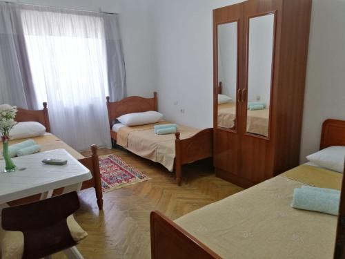 Mia's Apartment Gjirokaster