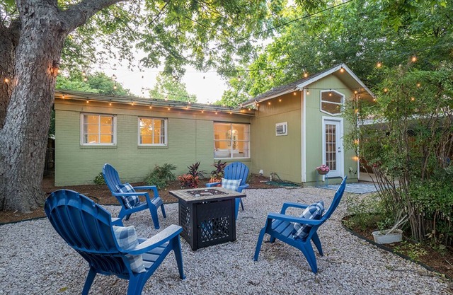 Mid-Century Bungalow in Hyde Park