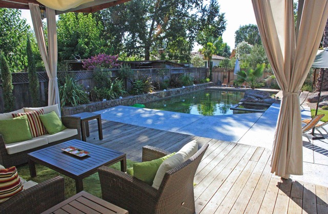 Mid-Century Modern 3-Bedroom Home with Hot Springs Tub & Pool