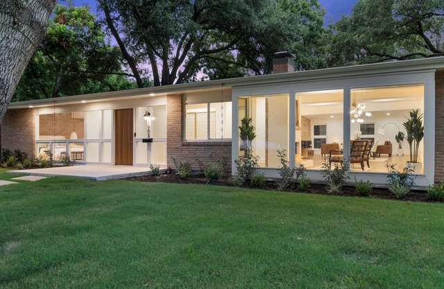 Mid-Century Modern Gem in Historic Georgetown