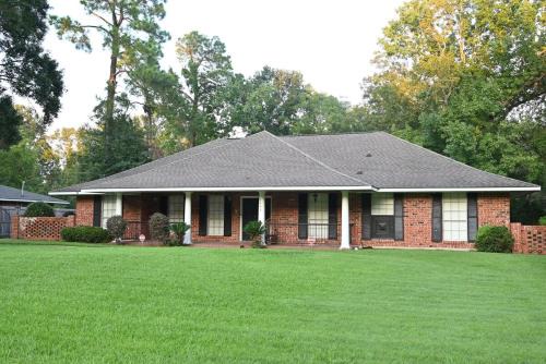 Mid-City Rustic Retreat