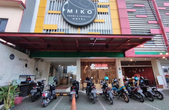Miko Rooms & Capsules hotel