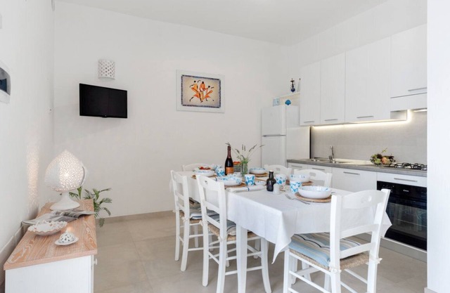 MILLEBOLLEBLU apartment ONE: 50 METERS FROM THE SEA !