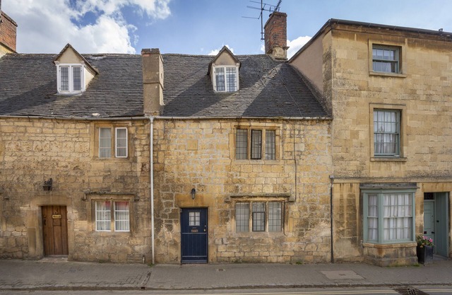 Millers Cottage beautiful listed Cotswolds property