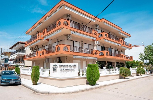 Milonas House Apartments