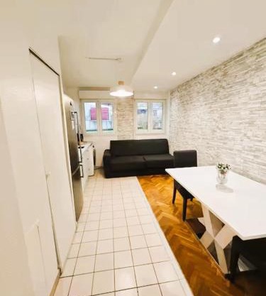 Mini-studio avec kitchenette OU chambre confort avec frigo et TV - Parking en option sur résa !