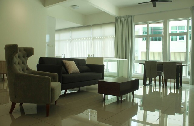 Minimal & Cozy Holiday Stay