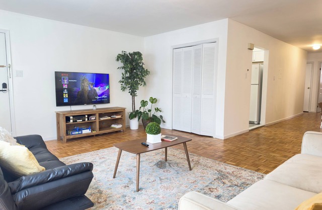 Minutes to NYC convenient and spacious