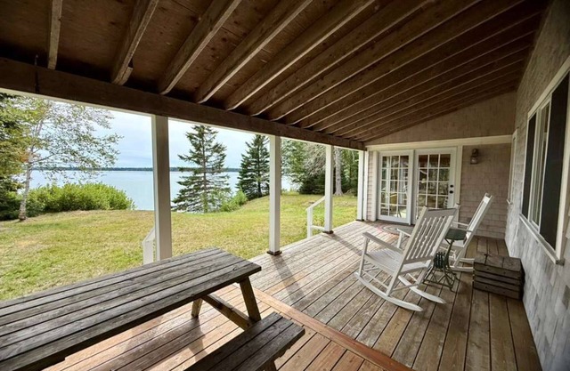 Misty Morning Cottage: Private, secluded, waterfront escape in Gouldsboro, Maine
