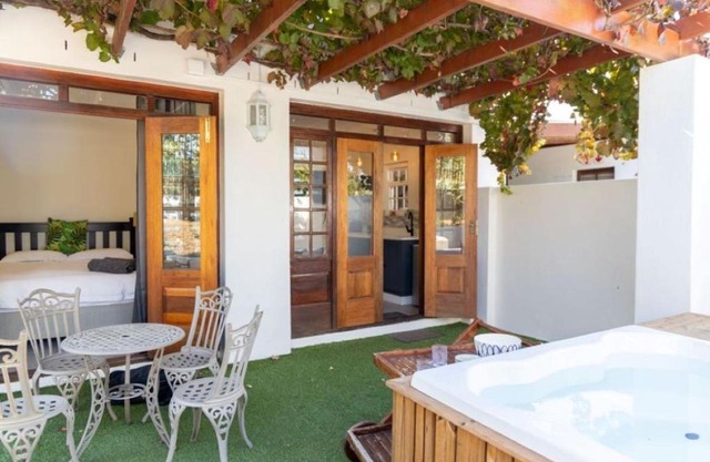 Mitre's Edge Orchard Suite