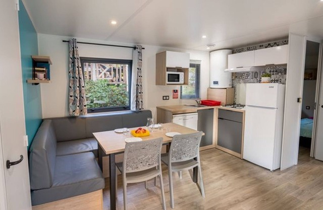 Mobile Home with Terrace for 6