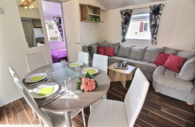 Mobile Home - Camping 4 *