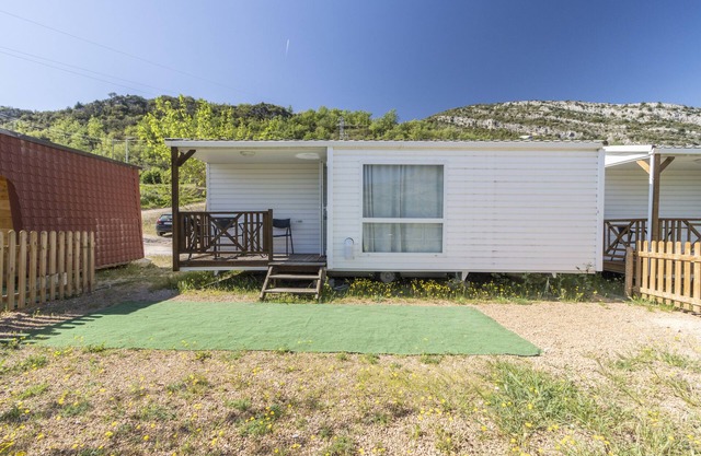 Mobile Home 'Móvil Pequeña 2' with Mountain View, Wi-Fi and Air Conditioning