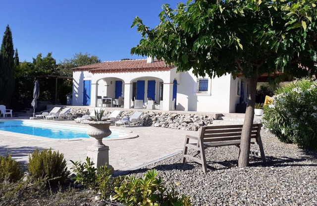 Modern villa in Camplong with private pool