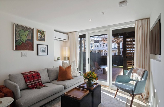 Modern 2 Bedroom City Retreat