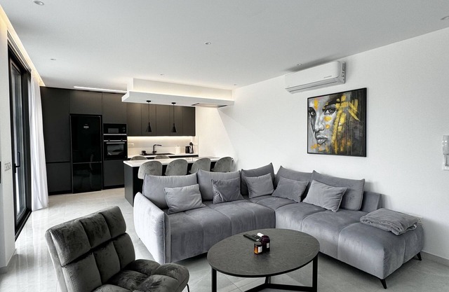 Modern 2 Bedroom house