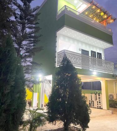 Modern 3-Story Condo with Private Rooftop Lounge
