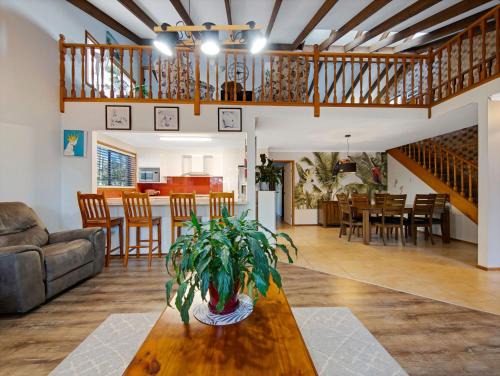 Modern 4-Bedroom Home Steps to Sunshine Bay Beach