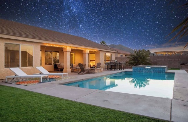 ❤️Modern 4BR Joshua Tree House w/heated Pool!