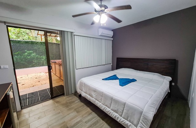 Modern and spacious private room ideal for your vacation in the Caribbean of CR