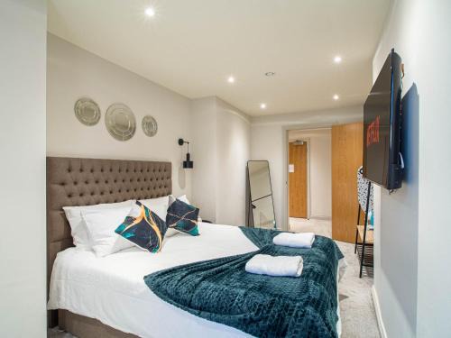 Modern Apartment Central Leeds By High Street Free Parking SMA Stays