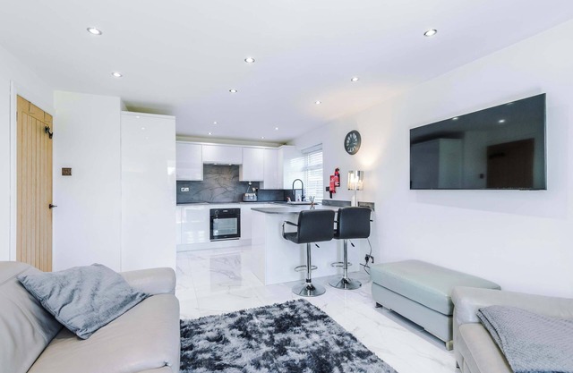 Modern Apartment in Whitefield with Free Parking