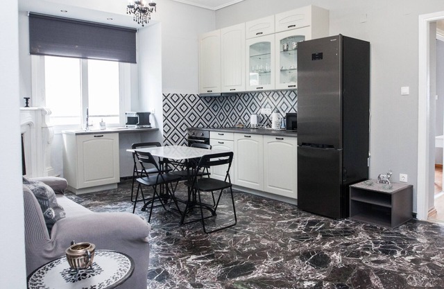 Modern apt with Increbilbe Athens Views
