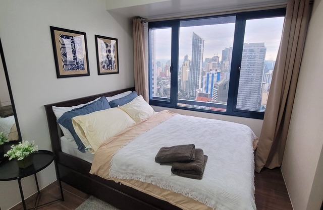 Modern Asian themed Condo w/View Near Airport & Sky Way - 1