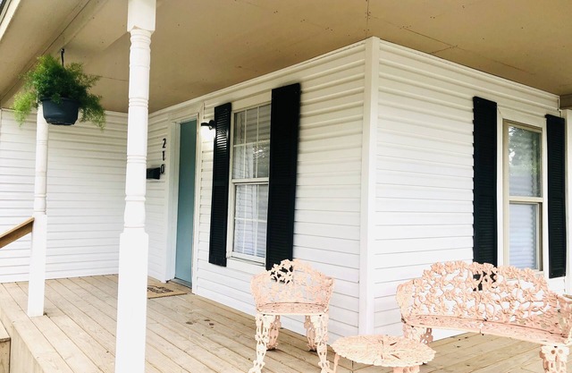 Modern bungalow in the heart of downtown Tahlequah