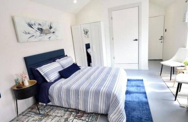 Modern Casita walk to UofA-2