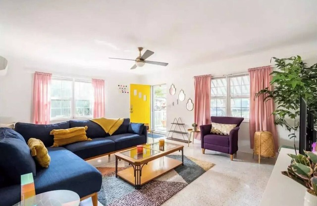 Modern Chic Beach Homen