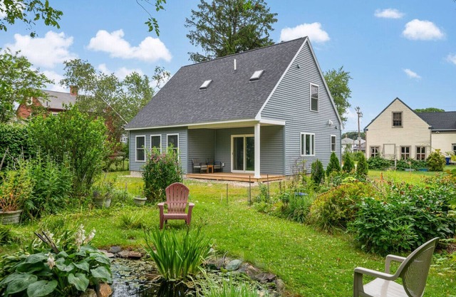 Modern Coastal Retreat on Cottage Road
