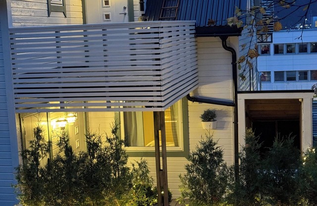 Modern Comfort in 1902 Wooden House, Tromsø Center