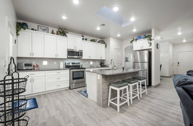 Modern Comfort - Townhome near NMSU, Las Cruces Convention Center & Mesilla