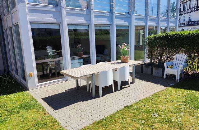 Modern duplex apartment, ground floor with garden within walking distance of the sea