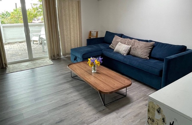 Modern Farmhouse Cottage 5 minutes from the beach!