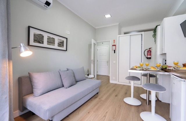 Modern Flat w/Stunning Terrace | Central Location