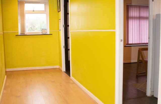 Modern Flat with A/C & Basketball Court – Prime Leicester Location