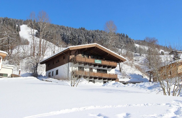 Modern furnished chalet with sauna