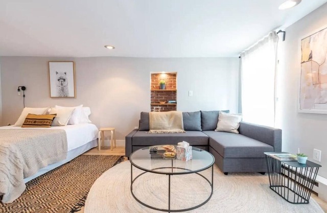 Modern Garden Apartment 30mins from NYC