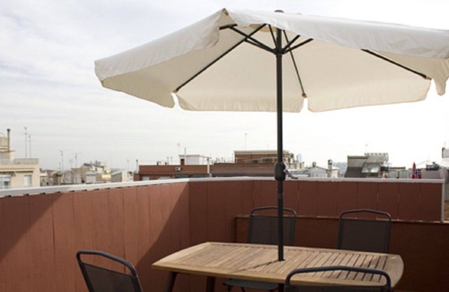 Modern holiday apartment between Gracia and Eixample, in Barcelona