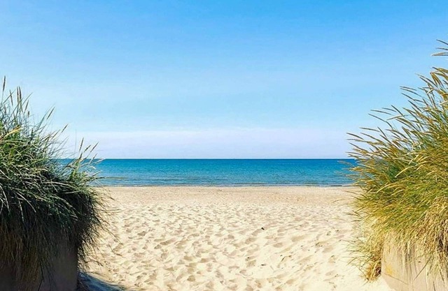 Modern holiday home with garden-By Traum