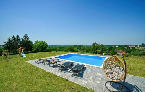 Modern Home With Pool And View