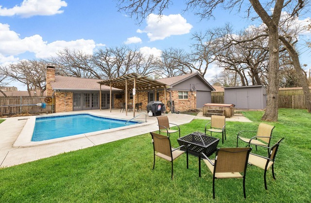 Modern home with swimming pool
